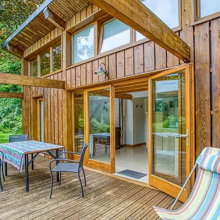 Maison Bois 1 بيت للعطل *